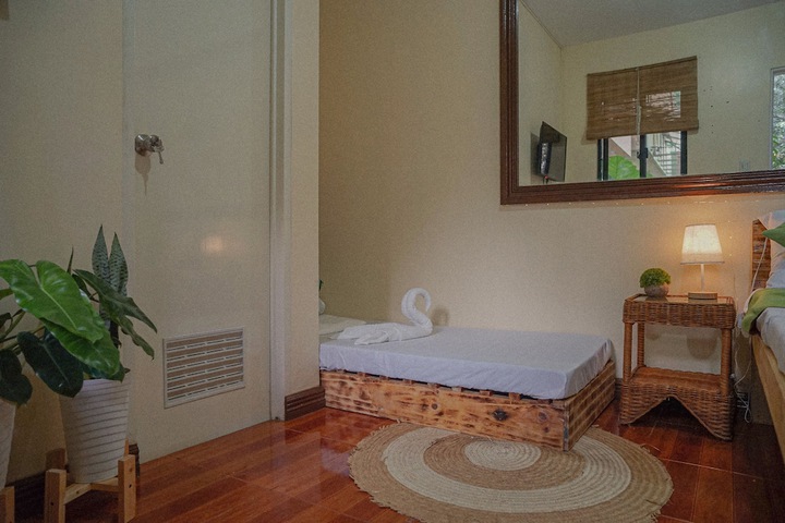 Room 26 of 143