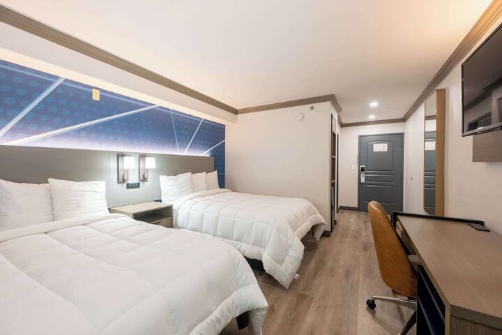 2 Double Beds (5 of 8)