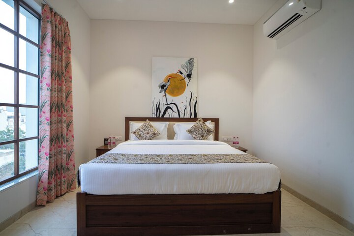 Room 27 of 92