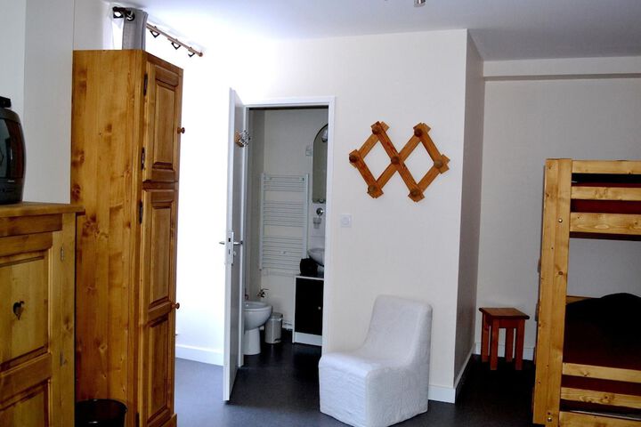 Room 4 of 24