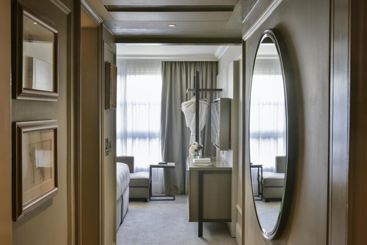 Room 35 of 178