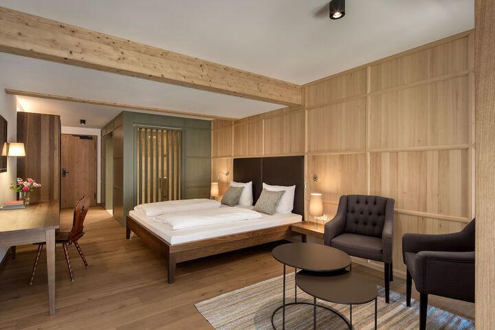 Room 43 of 103