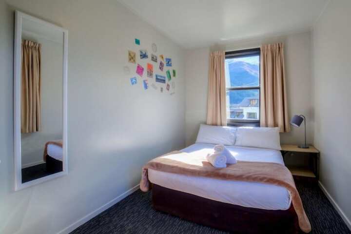 Room 7 of 48