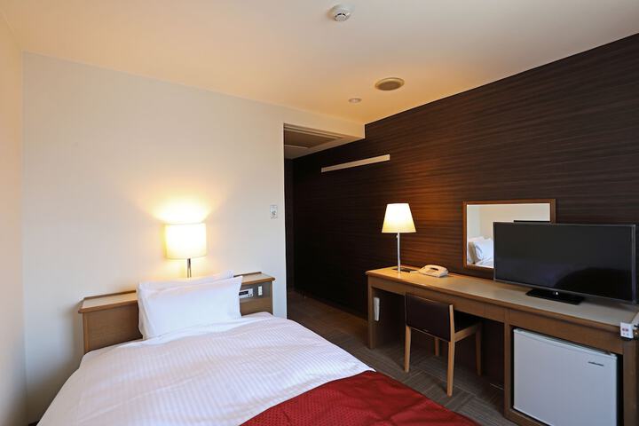 Room 7 of 34