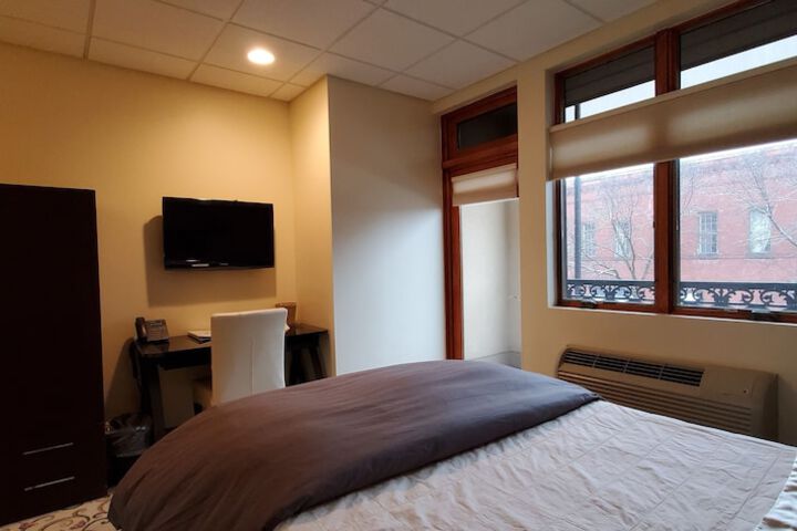 Room 72 of 206