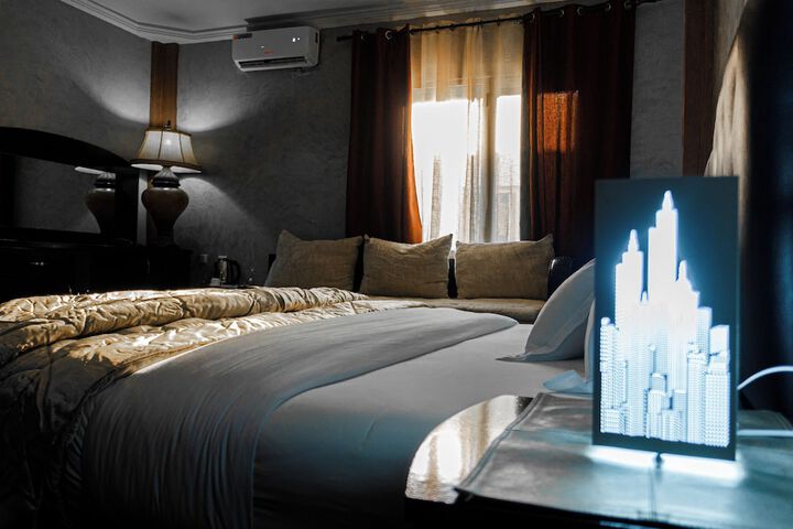 Room 7 of 17