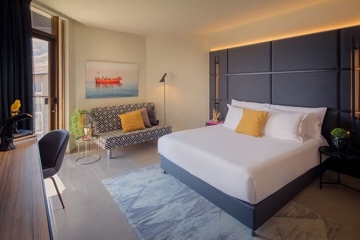 Room 9 of 54