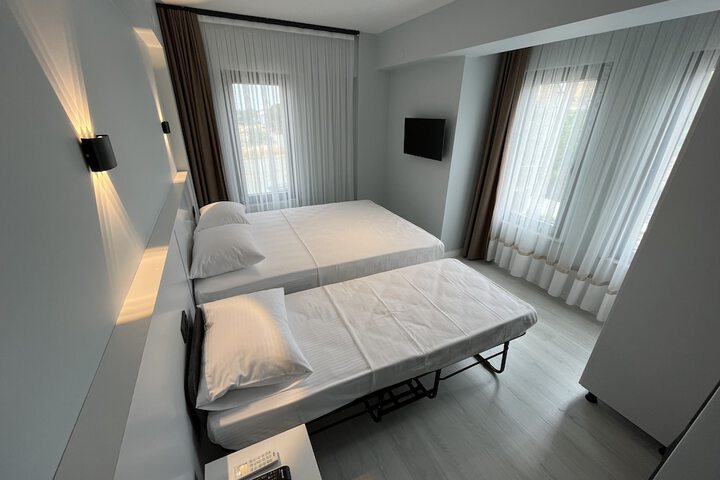 Room 27 of 46