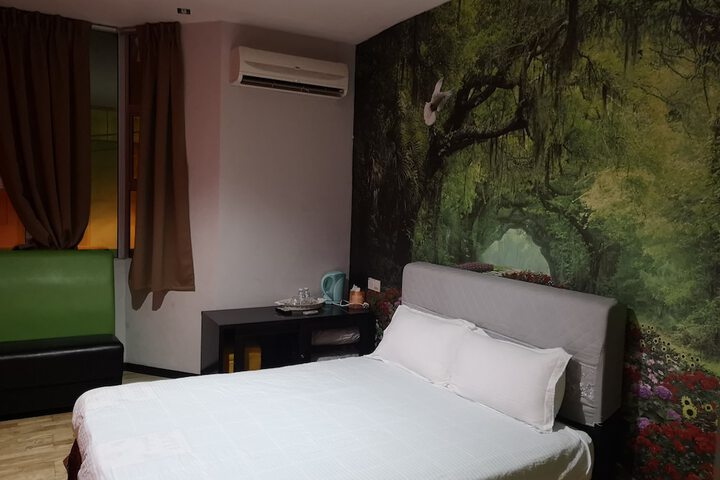 Room 18 of 52