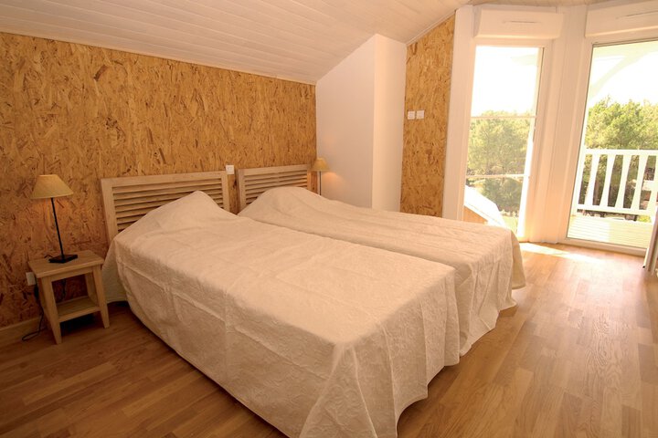 Room 4 of 13