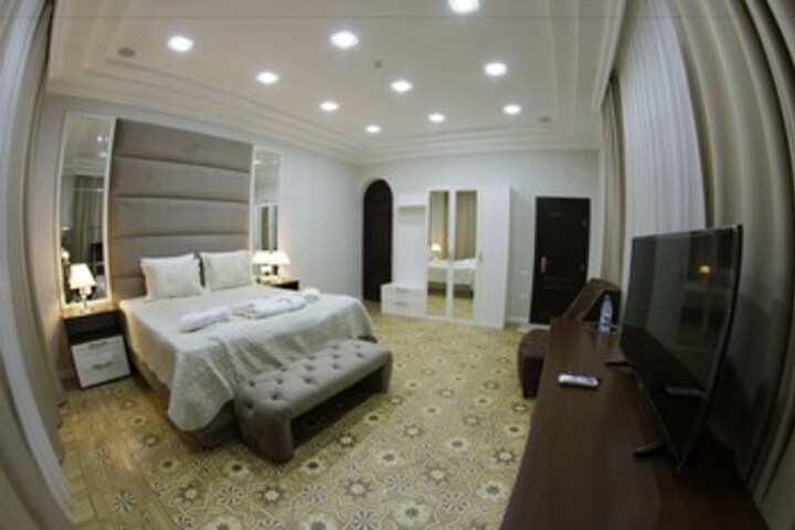 Room 19 of 29