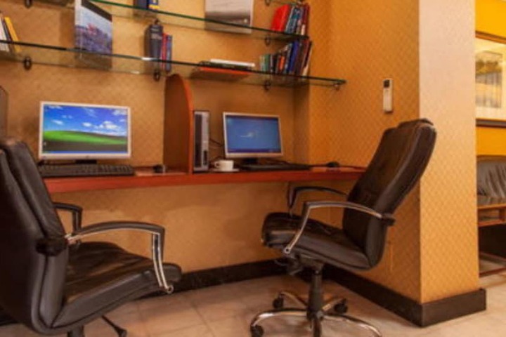 Business Center 52 of 56