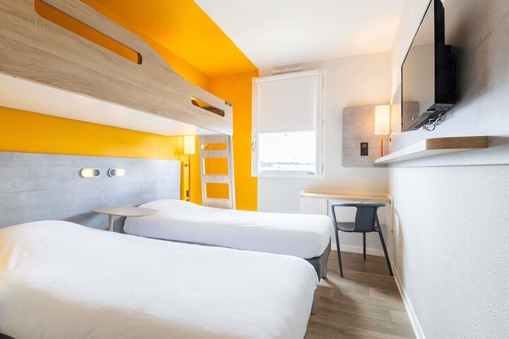 Room 4 of 30