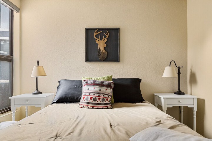 Room 6 of 19
