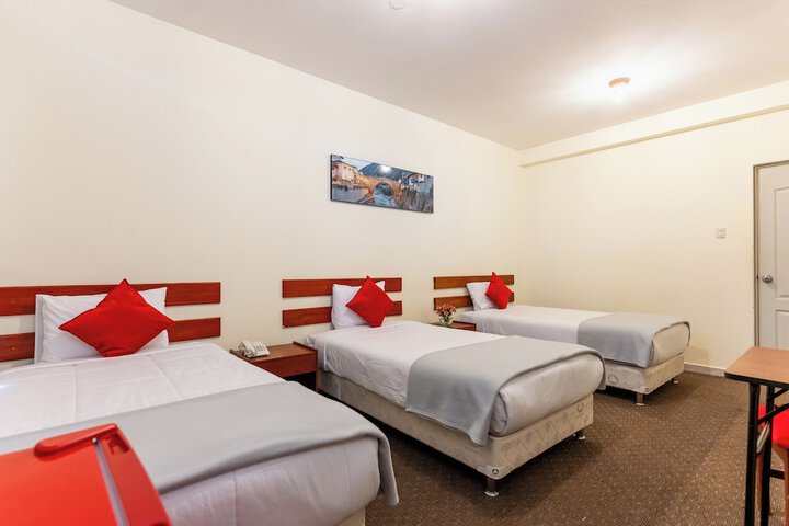 Room 6 of 25
