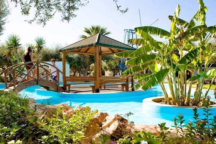 Hotel Pool