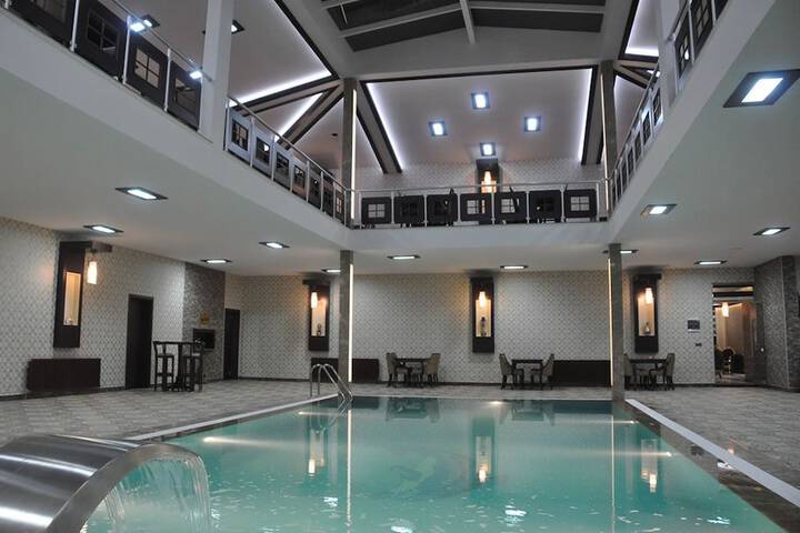 Pool 10 of 13