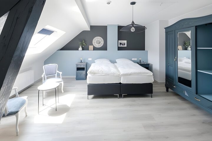 Room 33 of 65