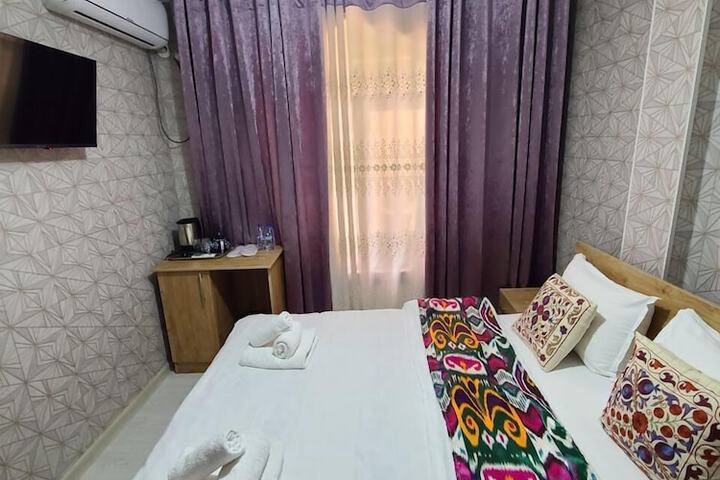 Room 15 of 102