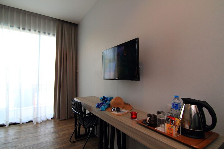 Room 16 of 34