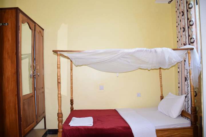 Room 7 of 17