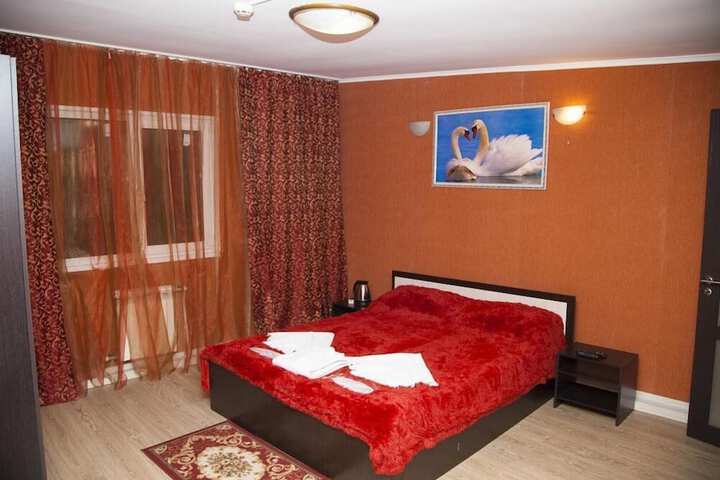 Room 16 of 28