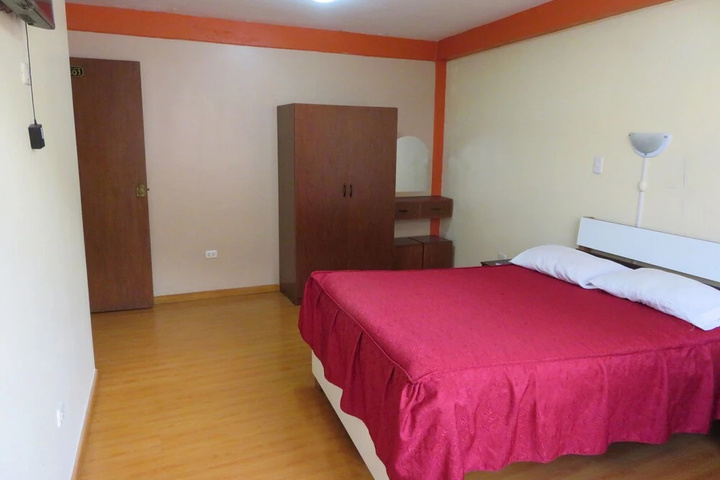 Room 2 of 19
