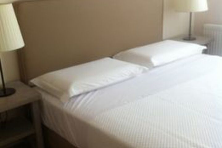 Room 12 of 22