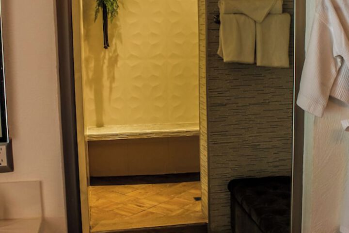 Room 95 of 205