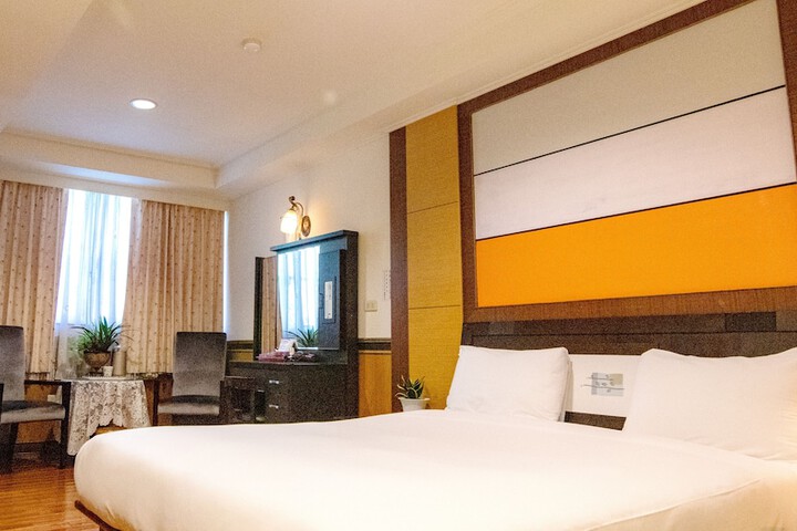 Room 45 of 122