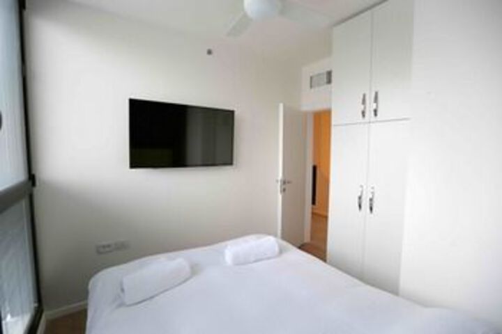 Room 6 of 22