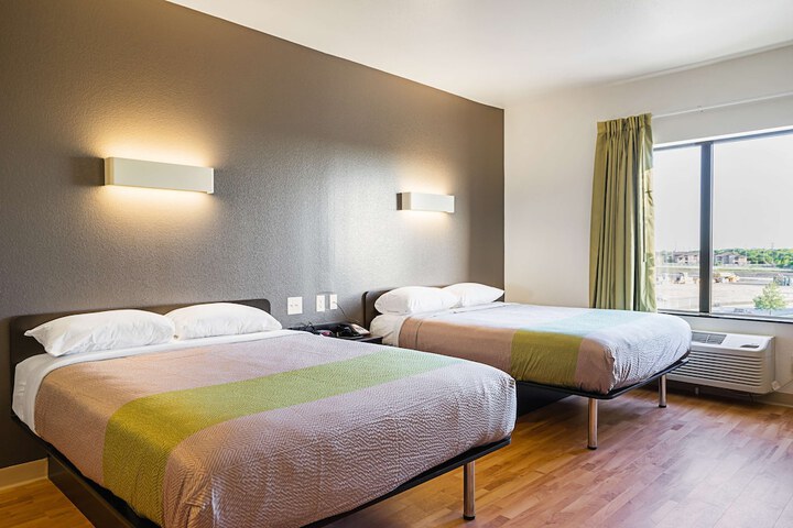 Room 10 of 49
