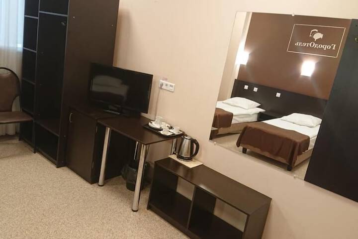Room 27 of 49