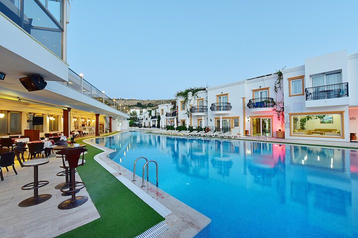 Pool Hotel