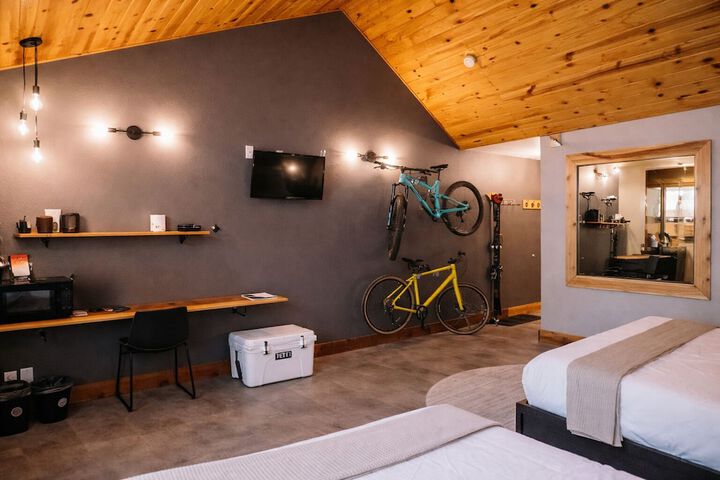 Room 6 of 38
