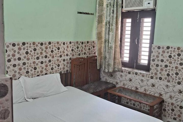 Room 14 of 24