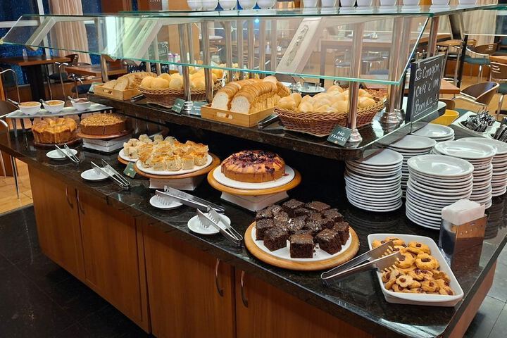 Breakfast/Coffee Service 80 of 132