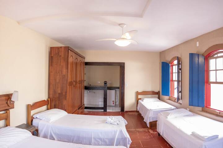 Room 12 of 34