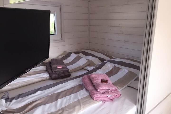 Room 5 of 65