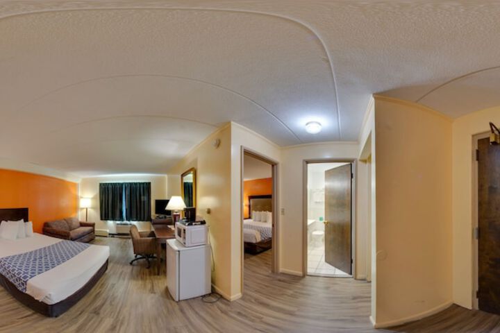 1 King Bed (9 of 16)