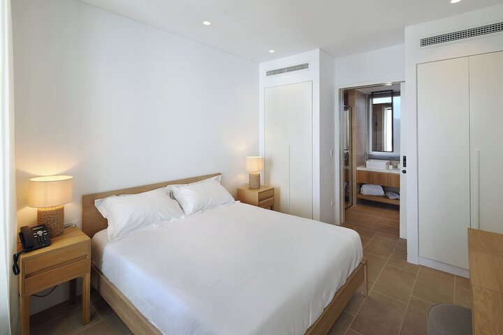 Room 18 of 127