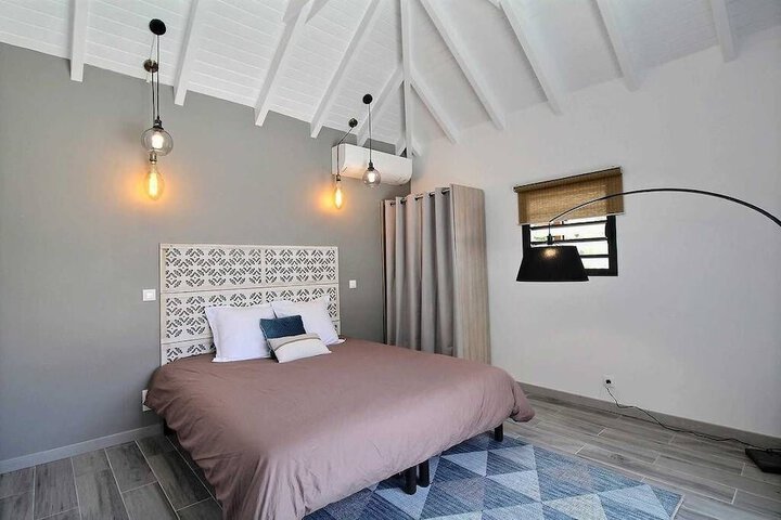 Room 5 of 42