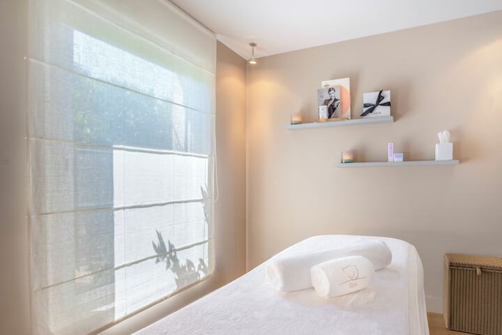 Room 35 of 62