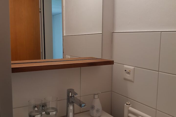 Room 5 of 110