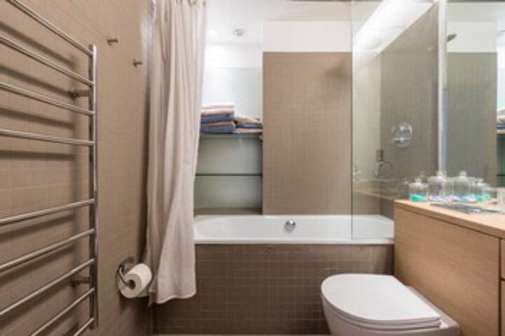 Room 2 of 20