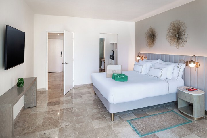 Room 15 of 110