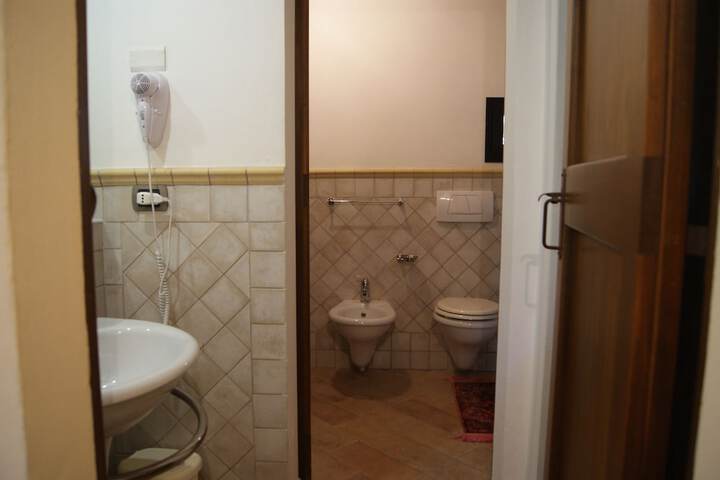 Room 42 of 75