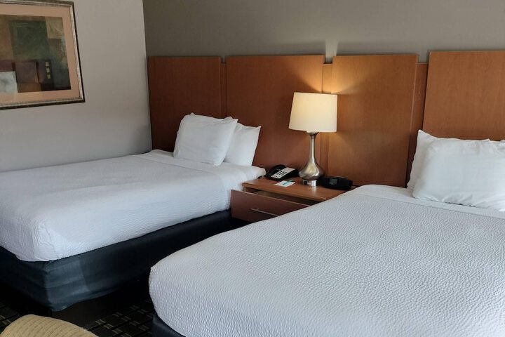 Room 103 of 190