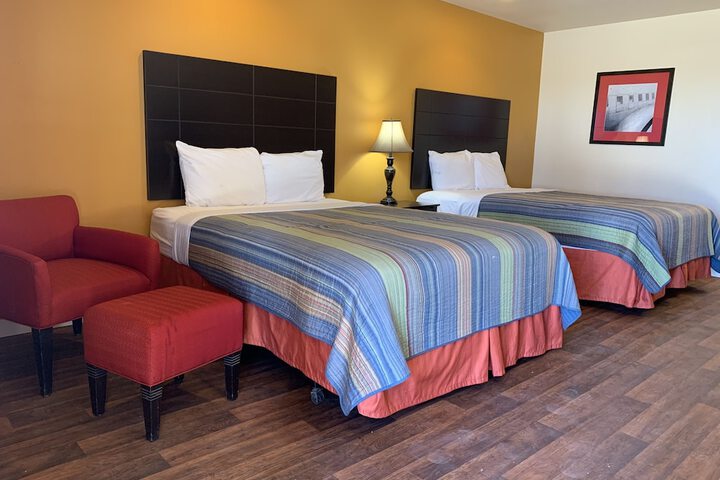 Room 9 of 32