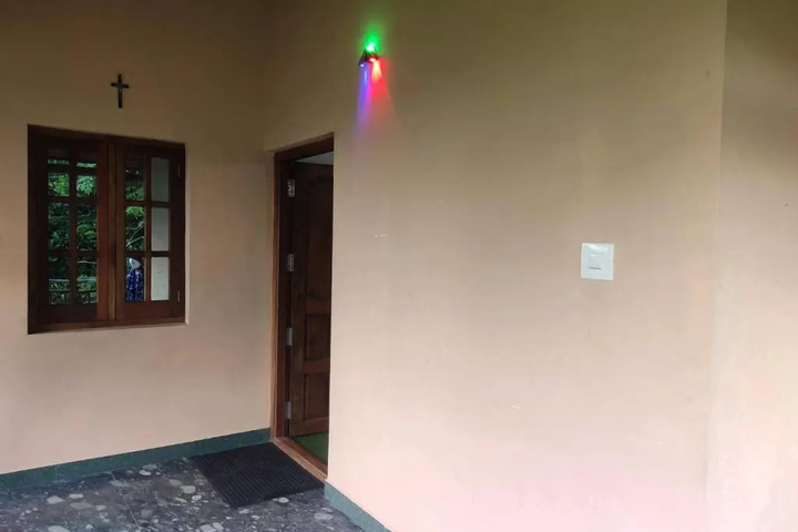 Room 13 of 20
